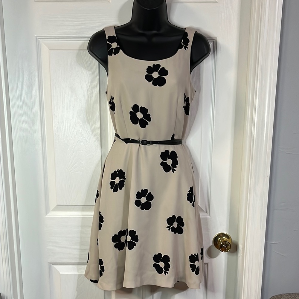Lauren Conrad cream & black sleeveless midi dress, size 4.